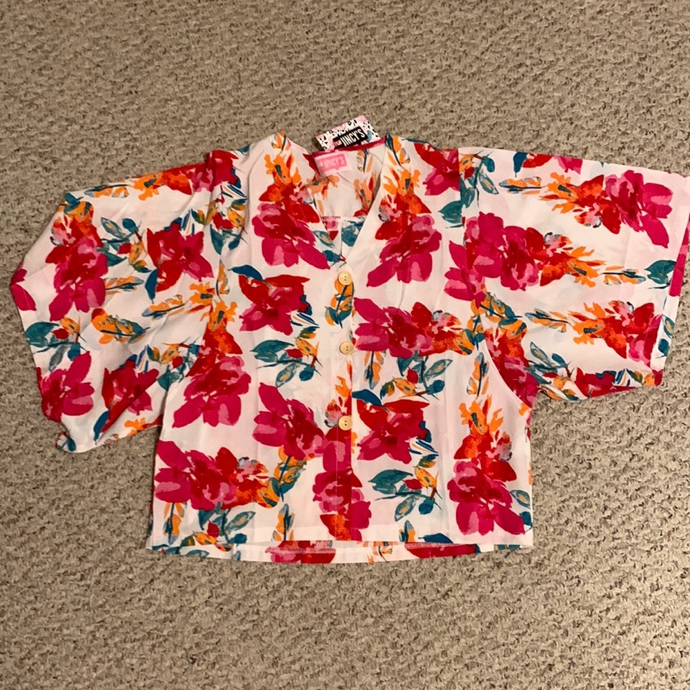 It’s a small it fits like a medium